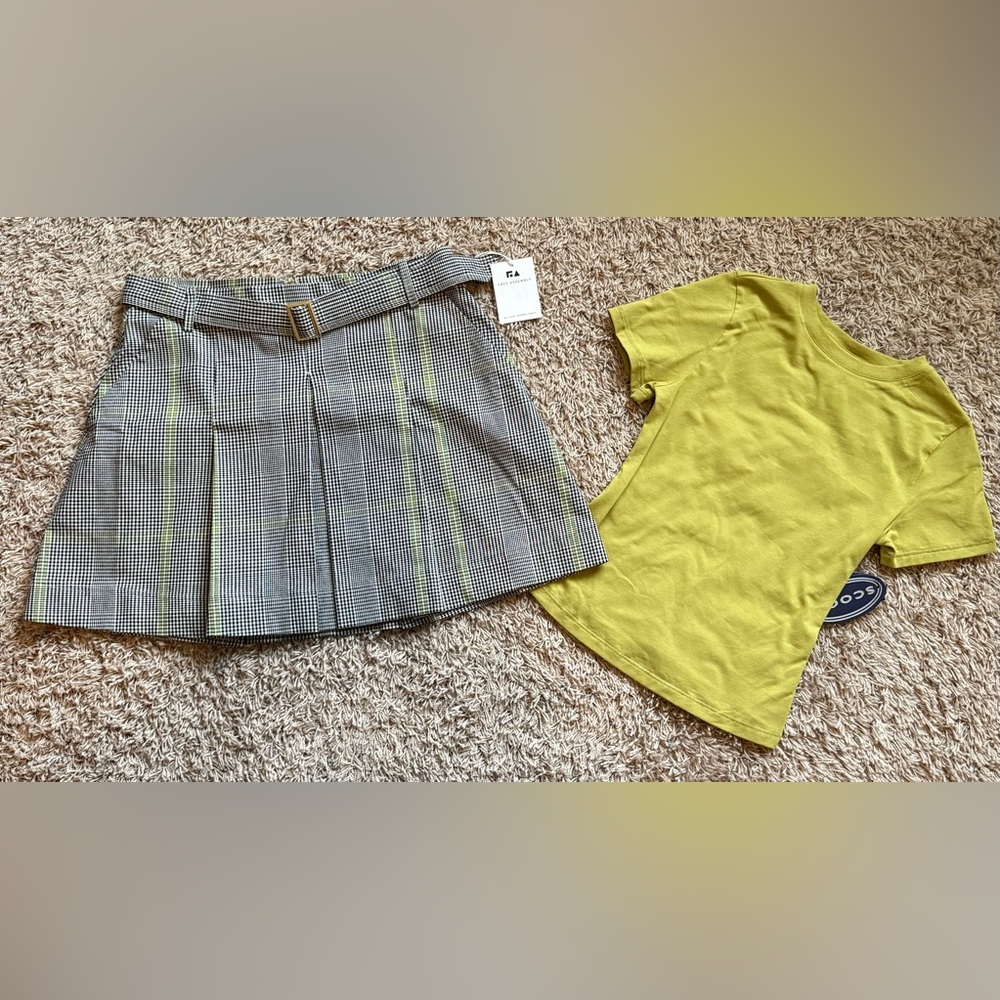 Free Assembly Pleated Mini Skirt With Belt And Scoop Baby Tee Size: M (8-10)